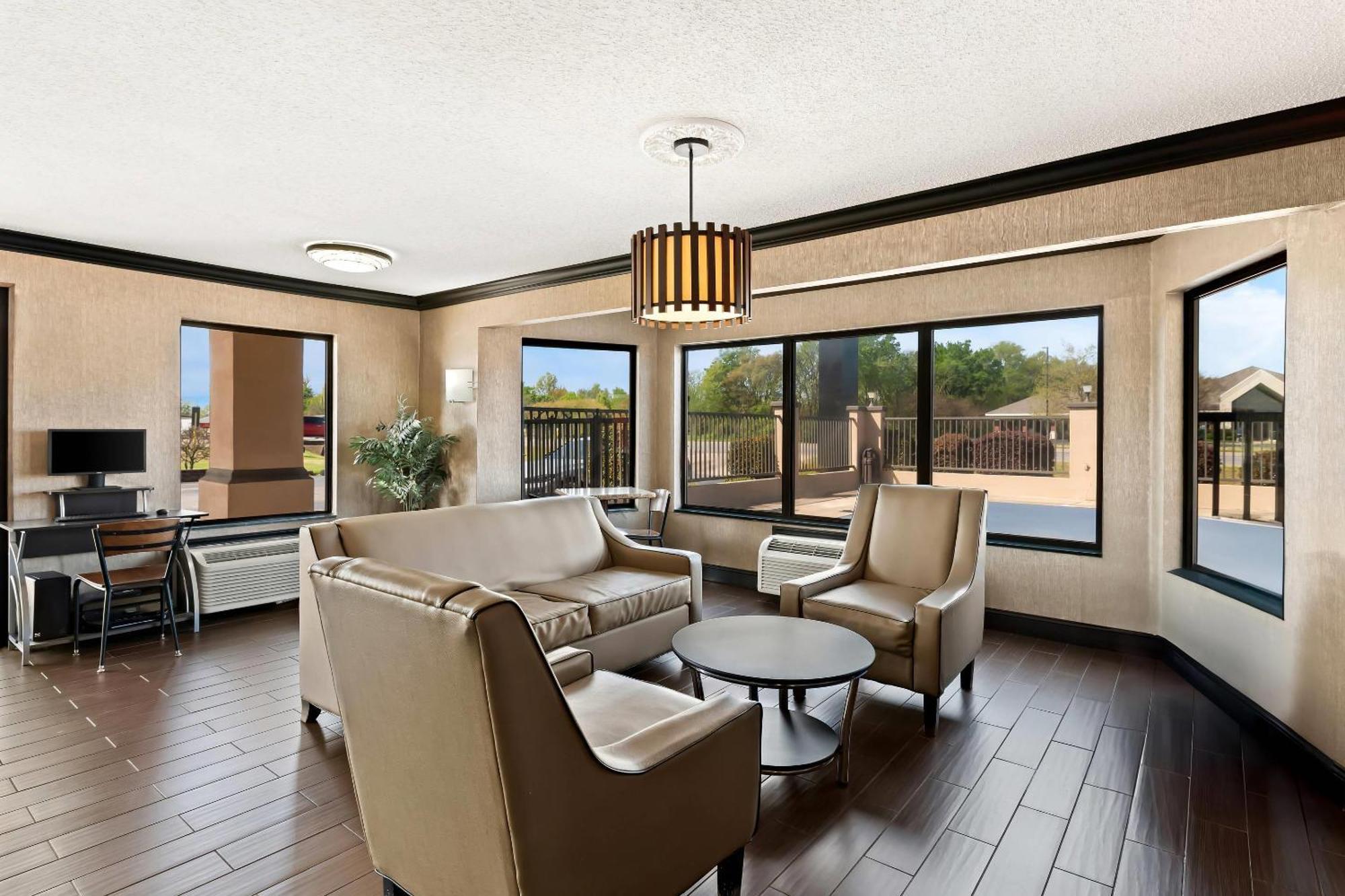 Quality Inn & Suites Dumas Buitenkant foto